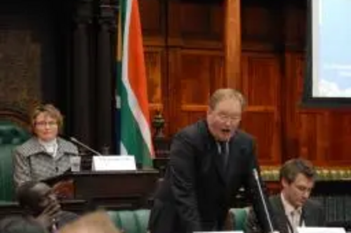 LI president Hans van Baalen addresses the congress